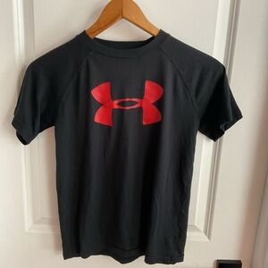 Under Armour Loose Heatgear - Short Sleeve Crew Neck Tee - Black - Youth Medium